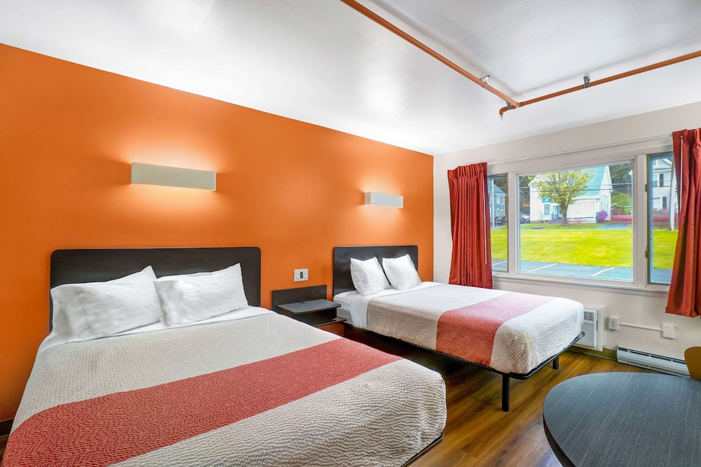 Standard Room, 2 Double Beds, Non Smoking, Refrigerator & Microwave photo 3