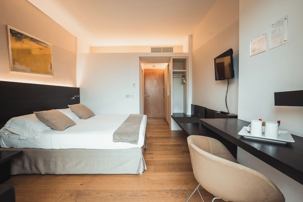 Double Room - Photo 3