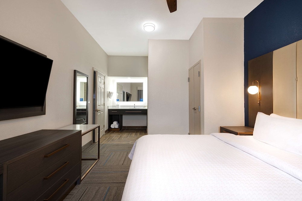Suite, Accessible, Non Smoking - Photo 1