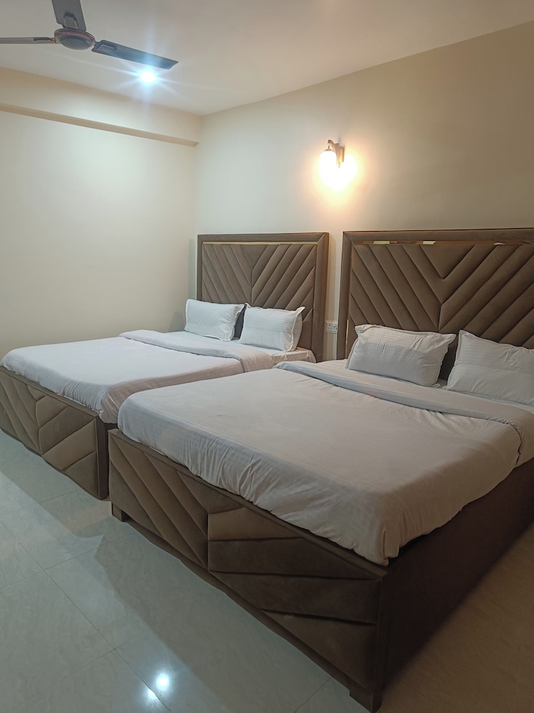 Deluxe Double Room photo 3