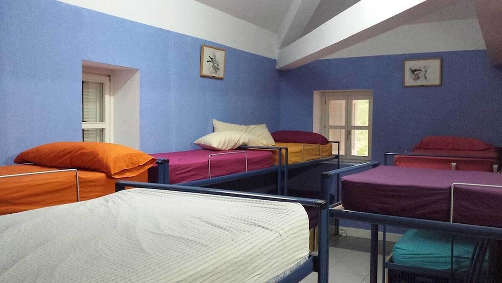 Habitación compartida, Dormitorio mixto, Baño compartido (1 cama en un dormitorio mixto)
