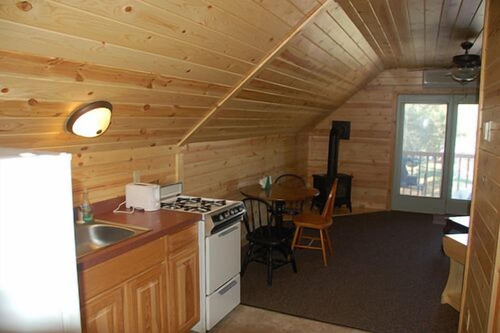 Cabin, 2 Bedrooms (Cabin 21) photo 2