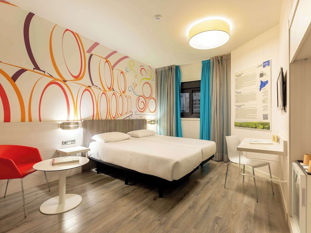 Triple Room, 3 Twin Beds (Inward-facing)