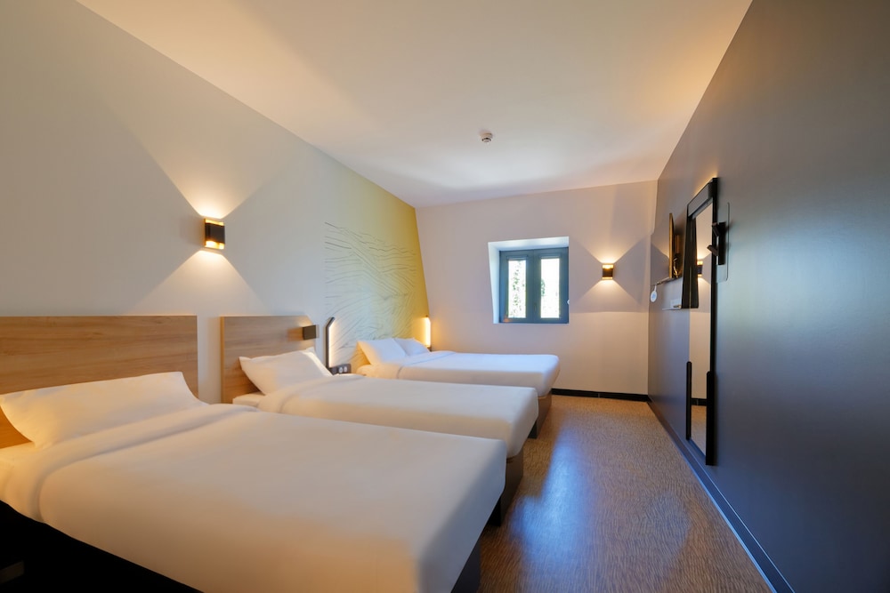 Quadruple Room, Non Smoking - Photo 7