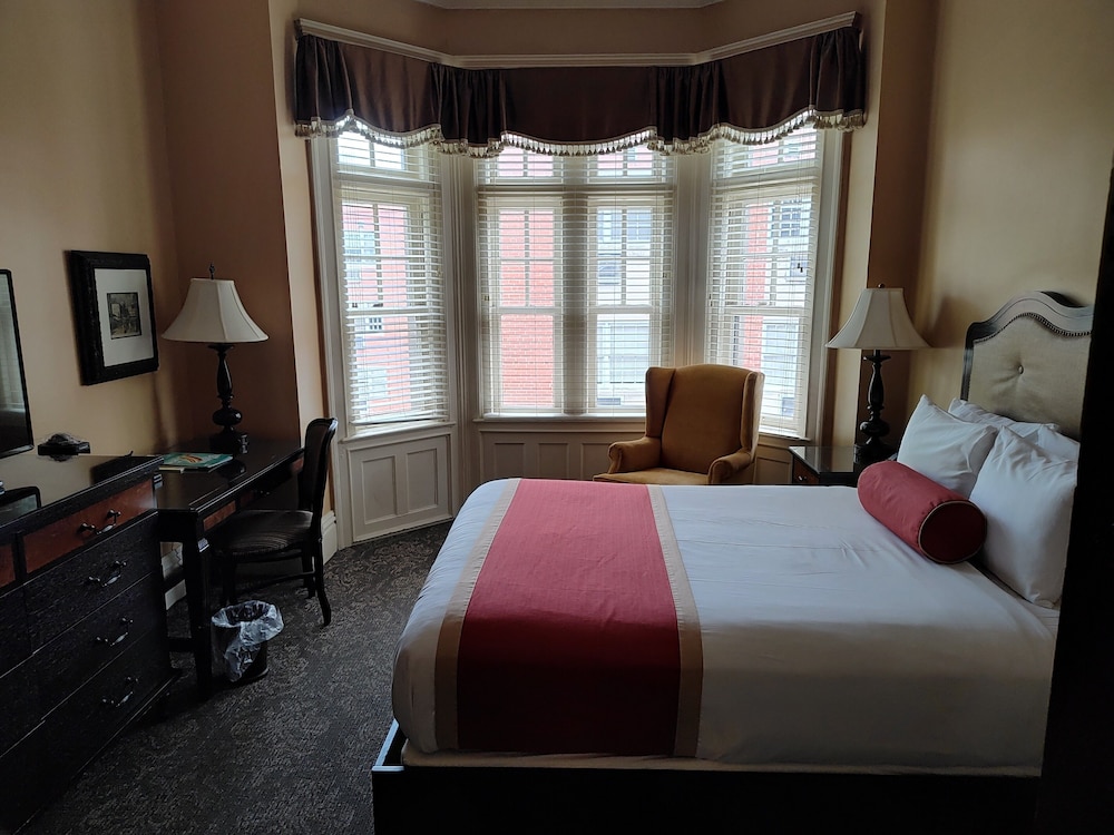 Standard Room, 1 Queen Bed (Fifth Avenue House) photo 1