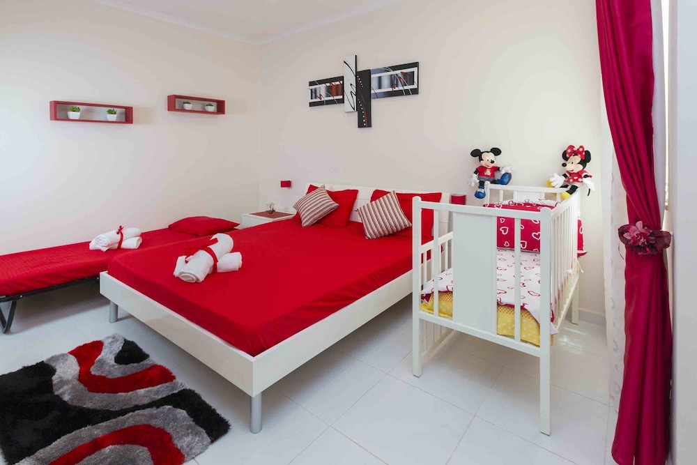 Apartment, 2 Bedrooms, Smoking, Balcony
