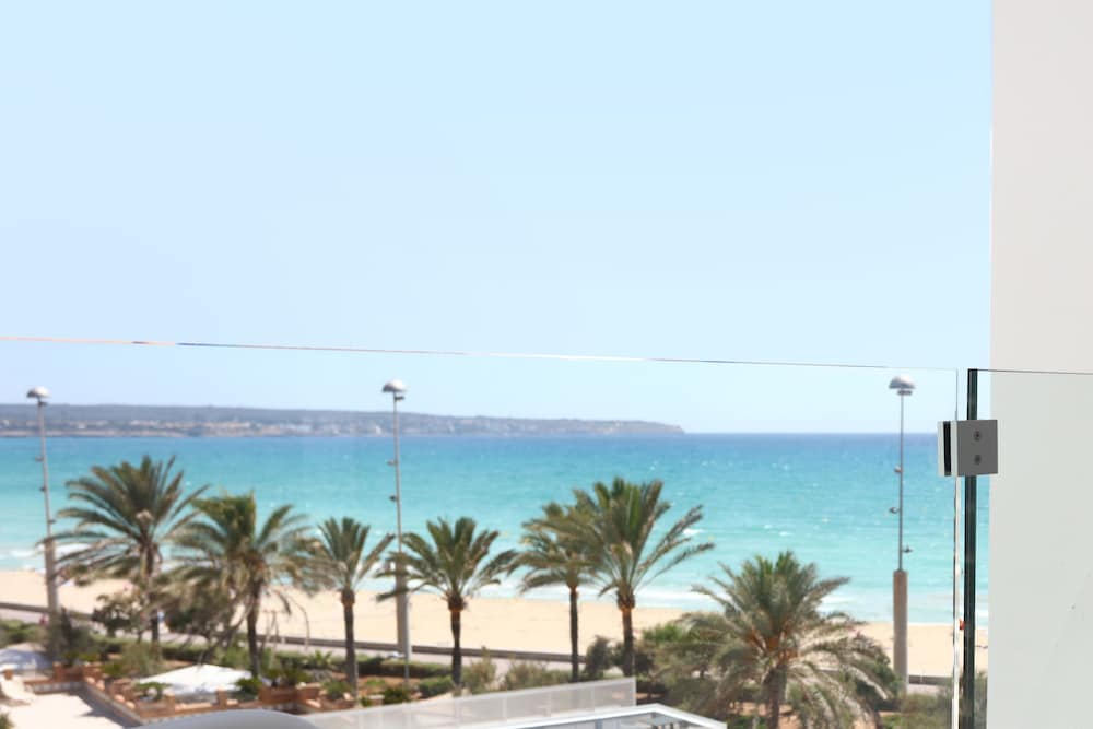 Double Room Single Use, Balcony, Partial Sea View thumbnail 5