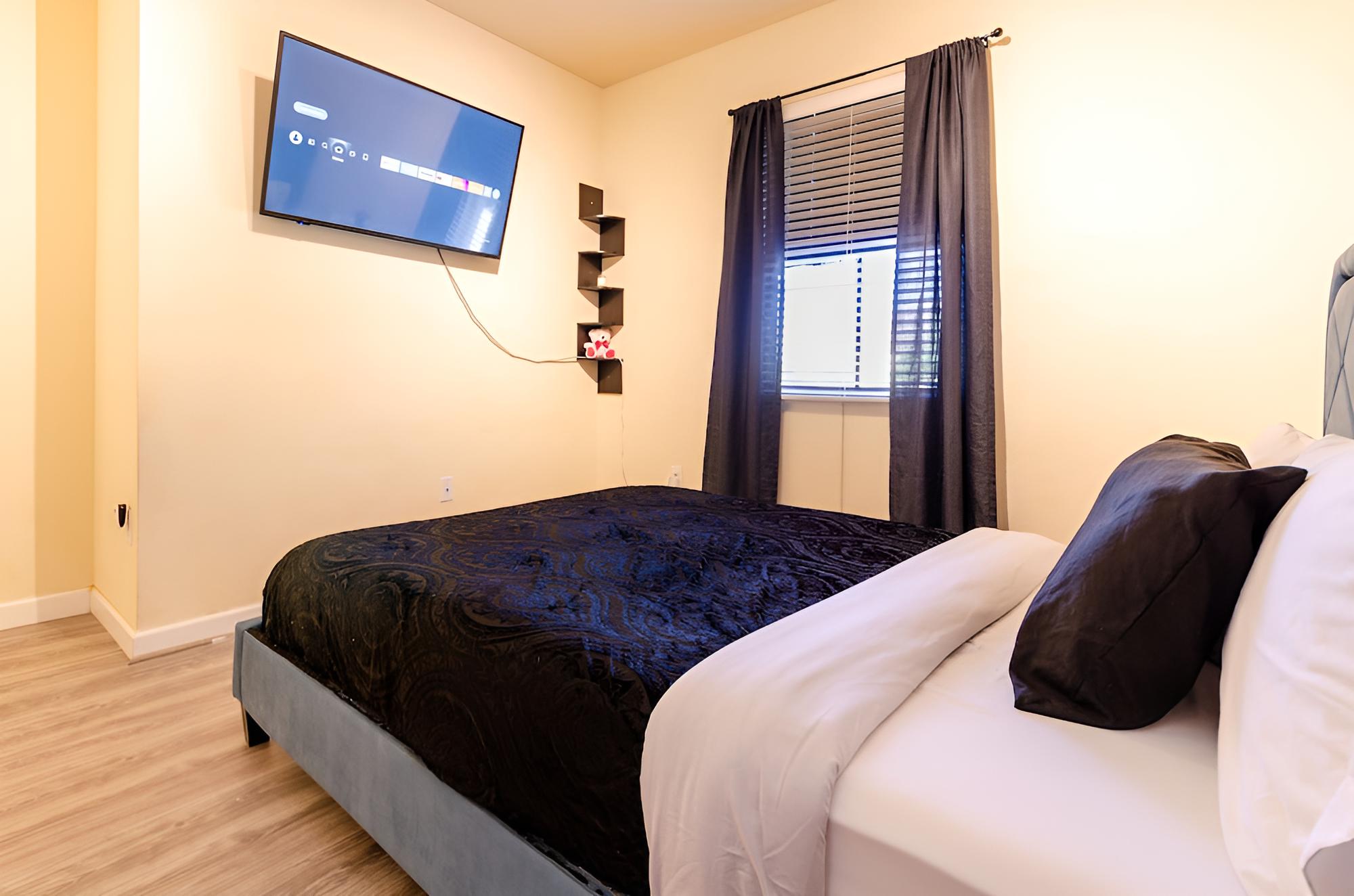 Townhome, 3 Bedrooms (3 Bathrooms - 23910) photo 1