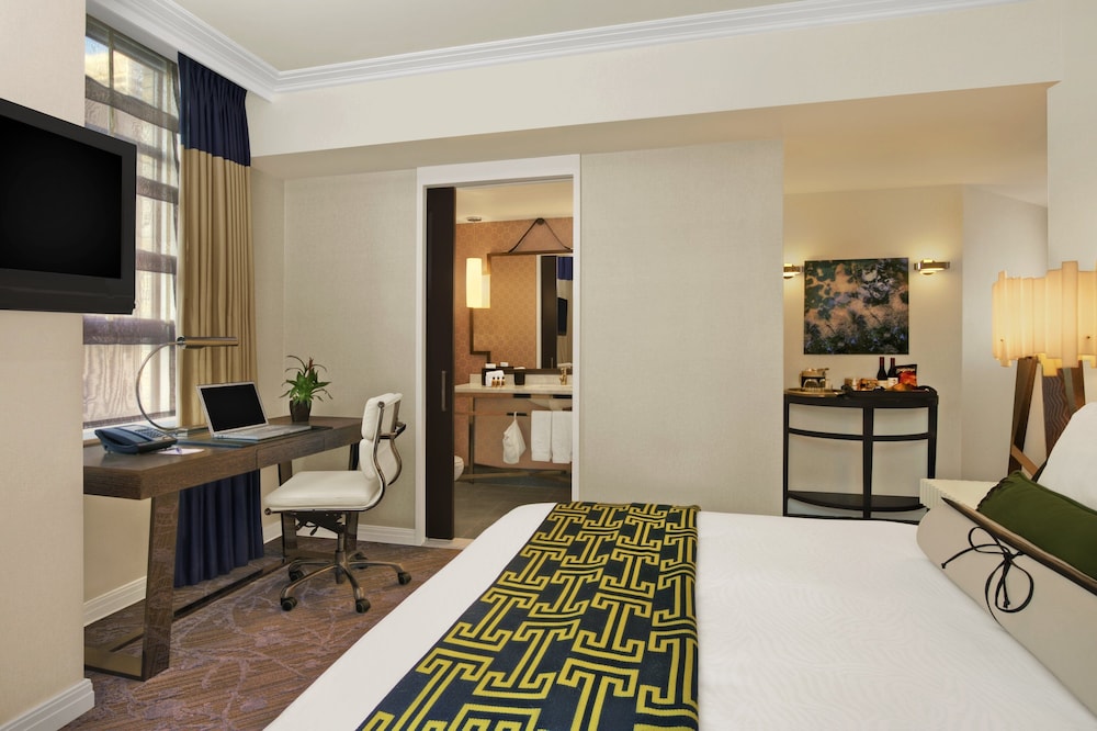 Room, 1 King Bed, Accessible (Communications Accessible) - Photo 4