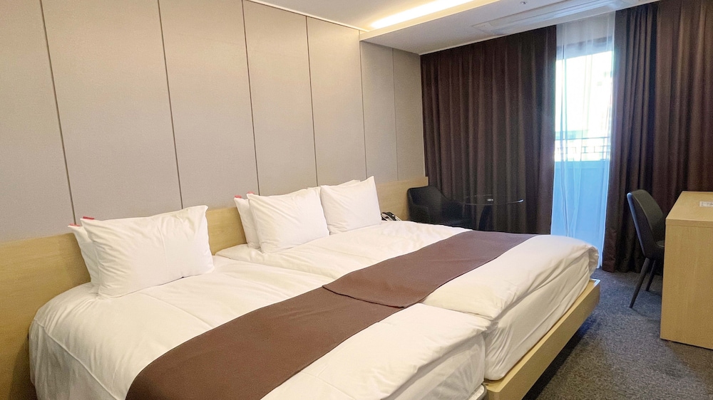 Family Double Room - Photo 1