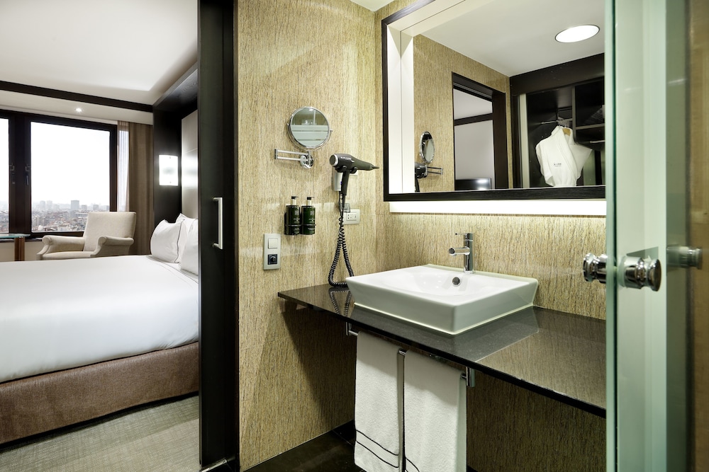 Room (Melia, 2+1)