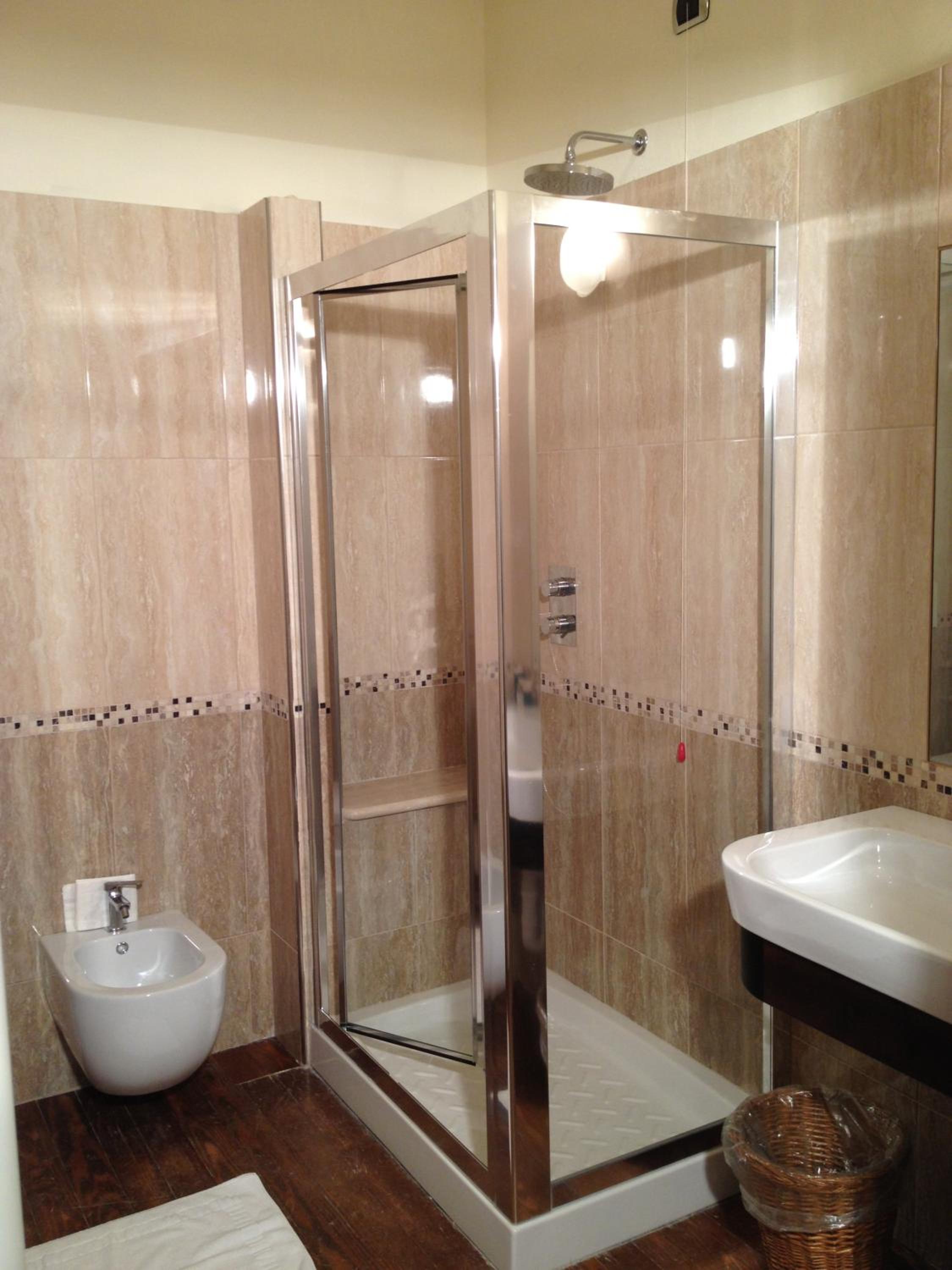 Quintuple Room