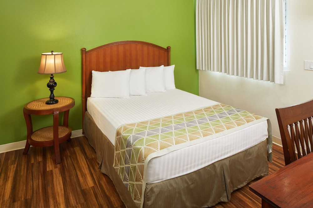 Suite (Diamond Head) - Photo 1