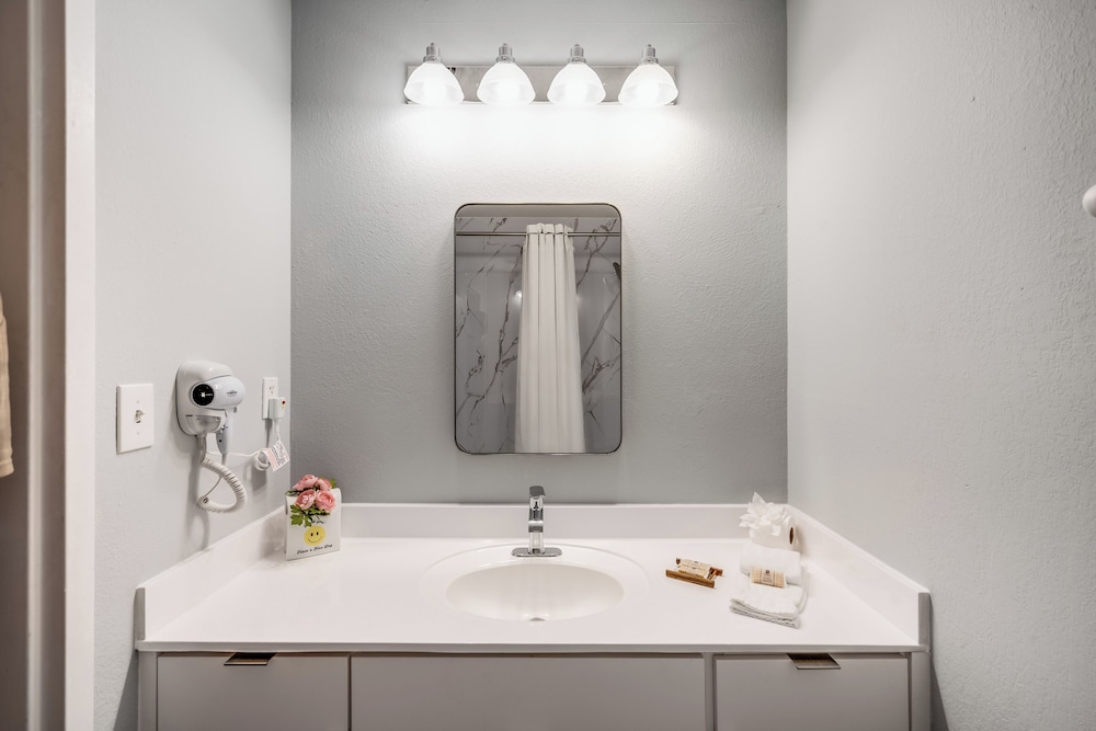 South River Suites — photo 35