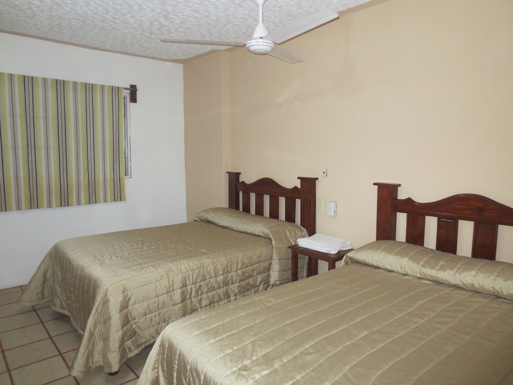 Family Room photo 2