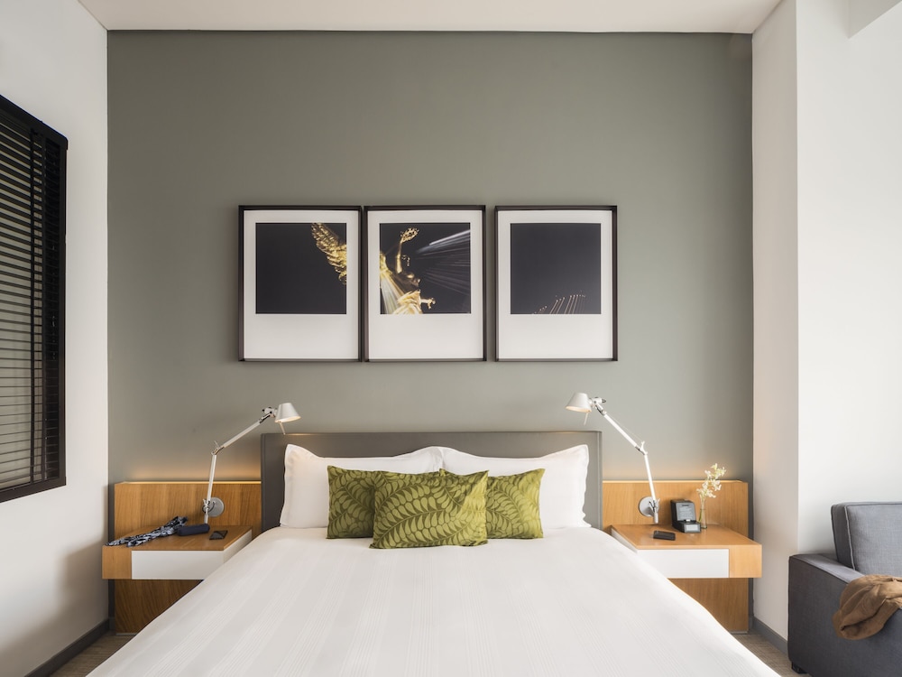 Premier Executive Room, 1 King Bed photo 1
