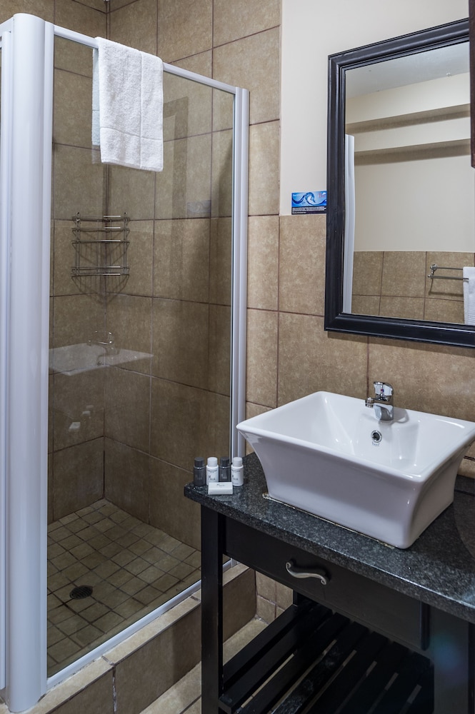 Executive Twin Room - Photo 3