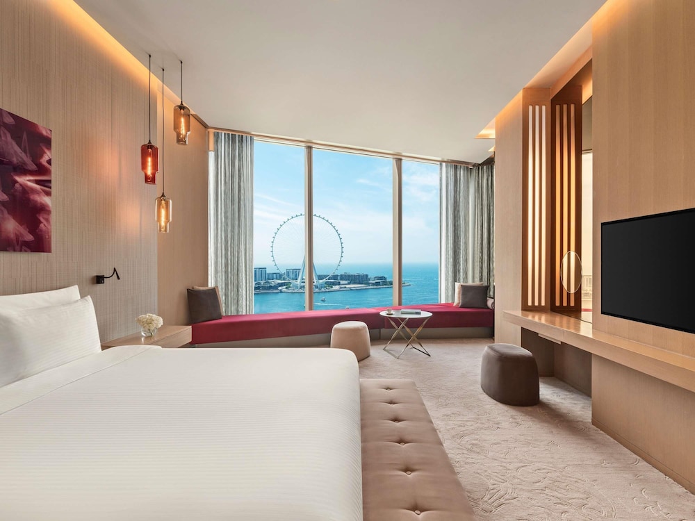 Room (Panorama)