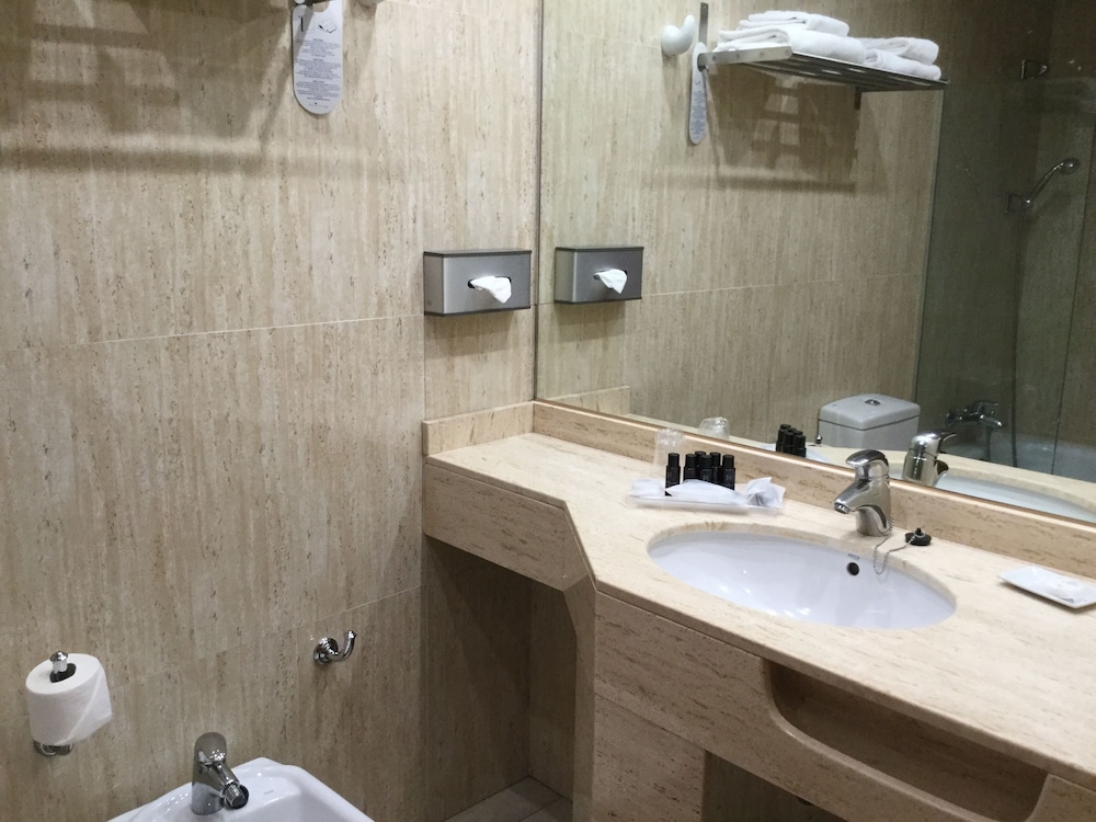 Standard Single Room, Partial Sea View photo 3