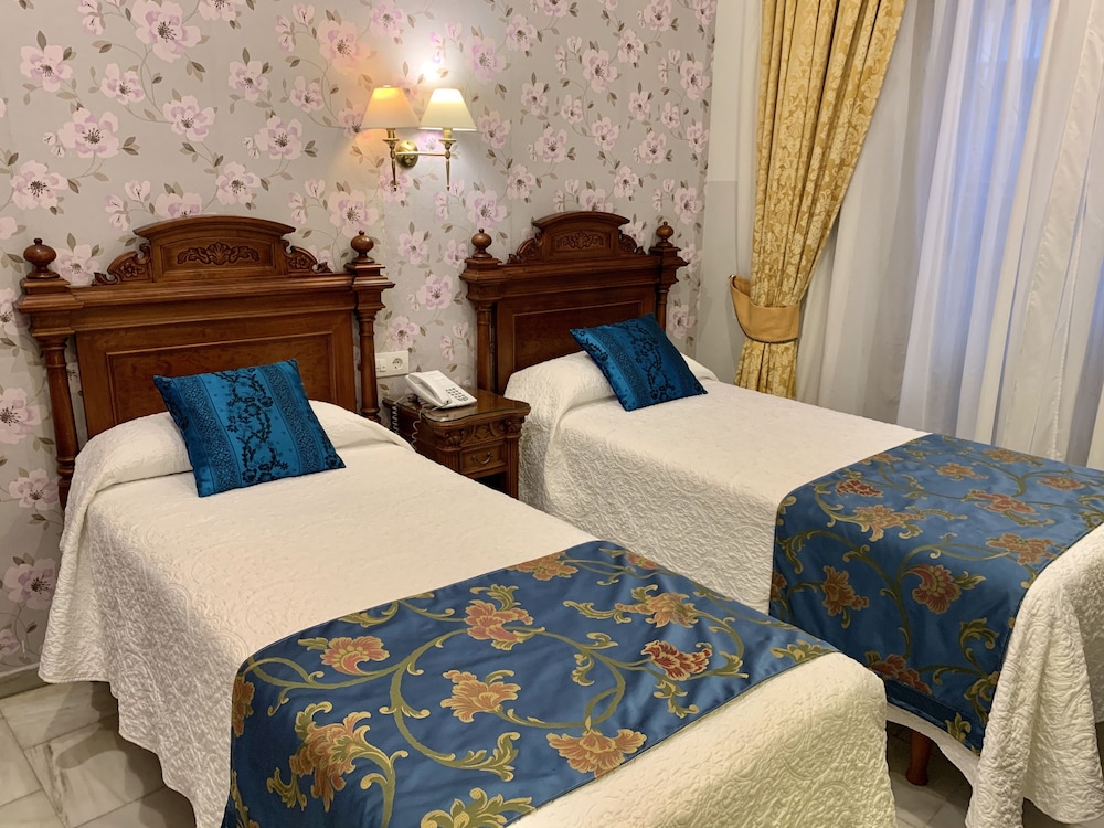Double Room - Photo 7