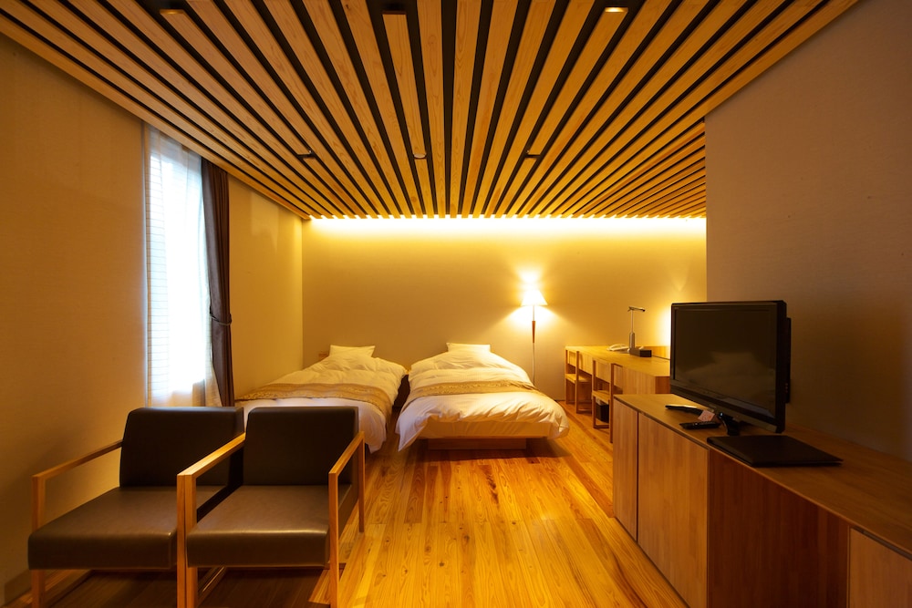 Suite Room, Standard Kaiseki (Shimanto Pork),  Non Smoking photo 3