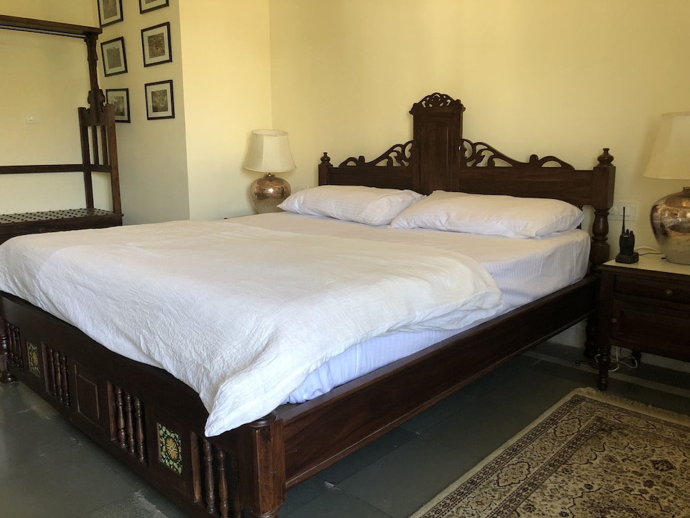 Deluxe Double Room, 1 King Bed, Hill View photo 1