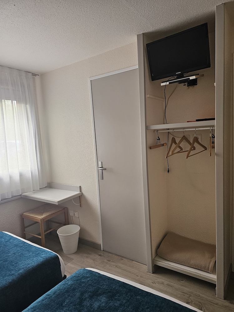Standard Double or Twin Room photo 2
