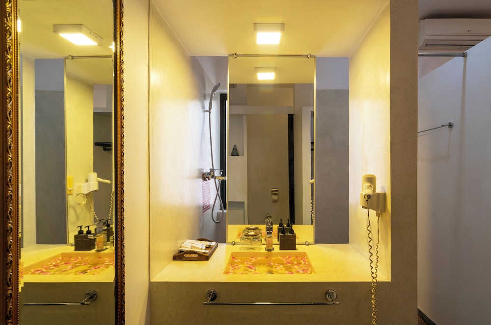 Family Suite with Private Pool photo 3
