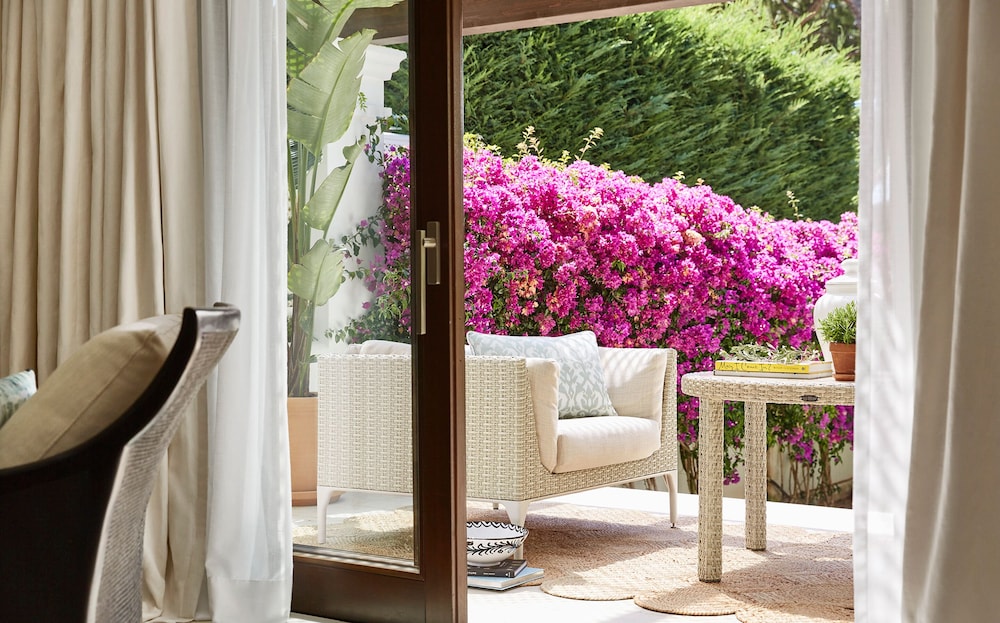 Deluxe Suite (Garden) thumbnail 6