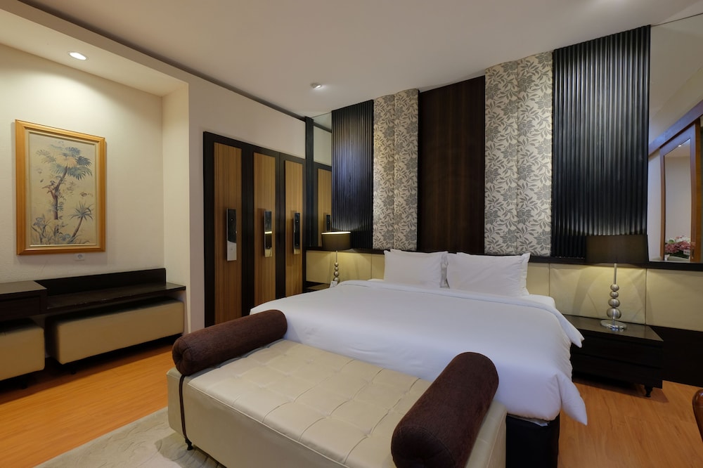 Presidential Room