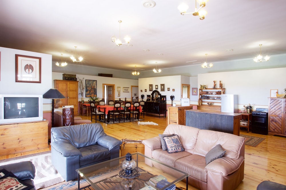 Main House photo 3
