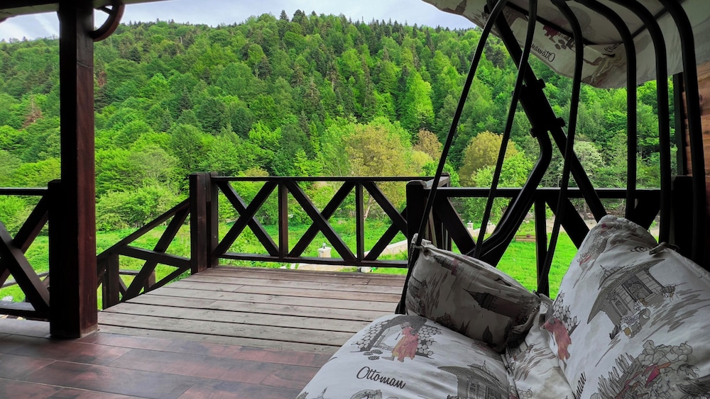 Business Chalet, 1 Double Bed, Jetted Tub, Mountain View photo 3