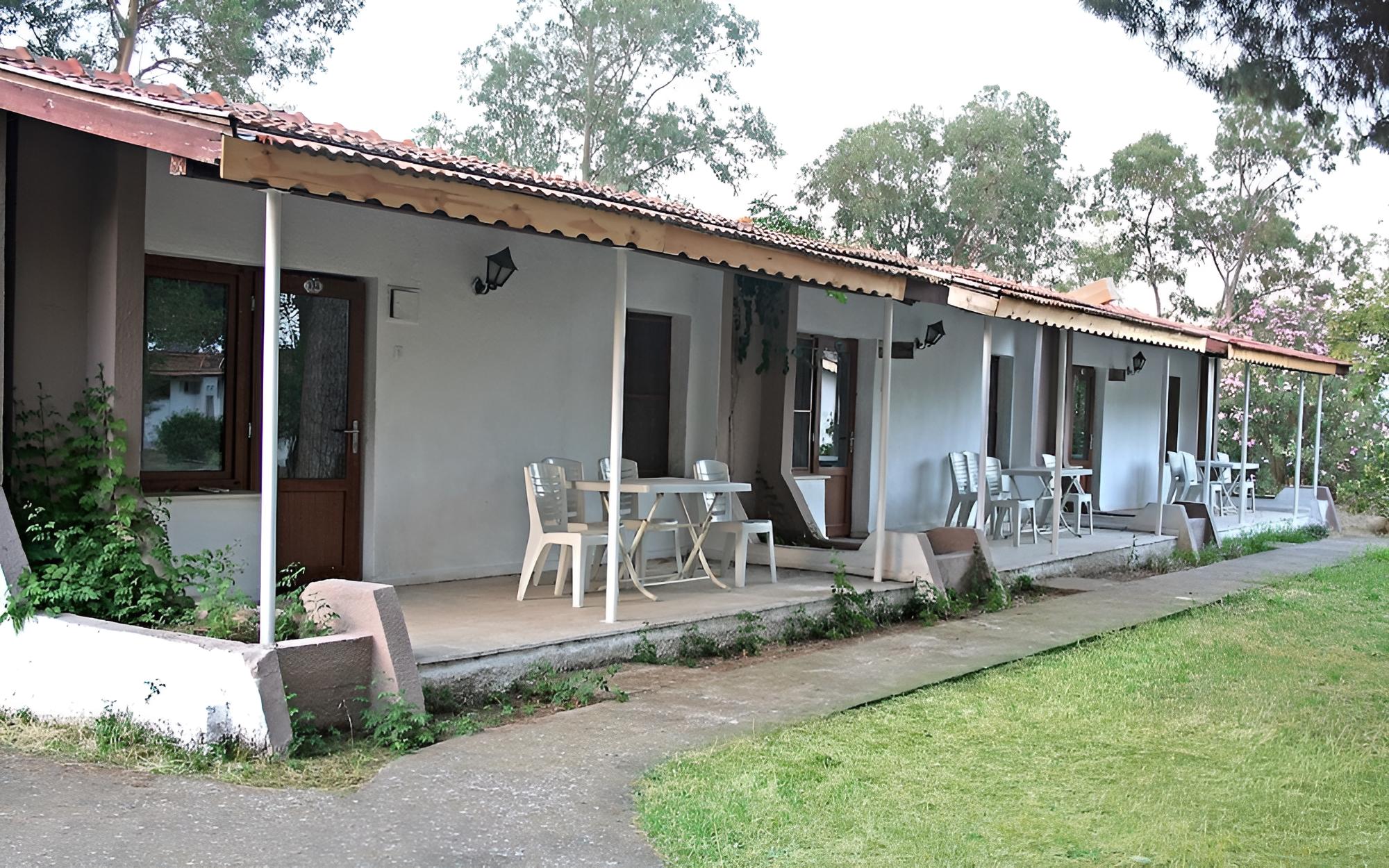 Club Room, Garden View photo 2