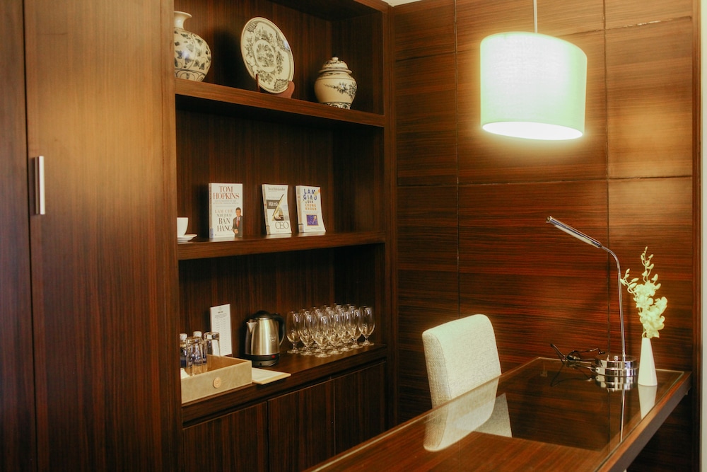 Central Executive Suite, Bay View - Photo 5