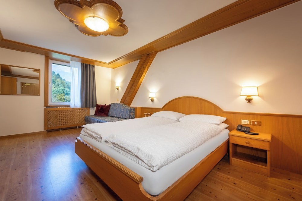 Classic Quadruple Room, Mountain View