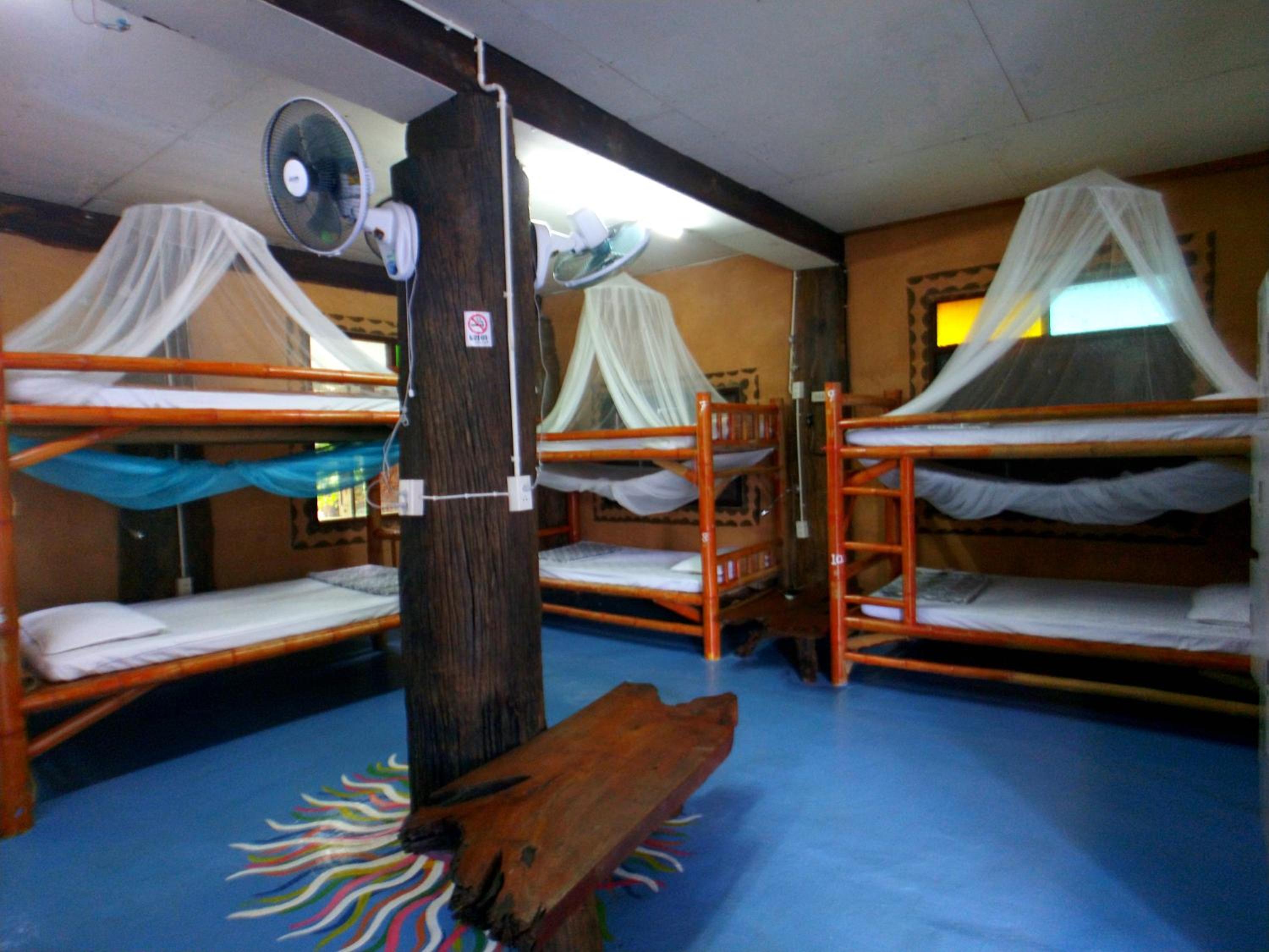 Bed in 10-Bed Mixed Dormitory Room photo 1