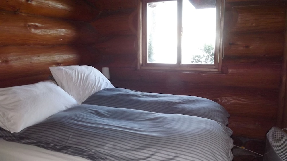 Double Room, 1 Queen Bed, Private Bathroom photo 1