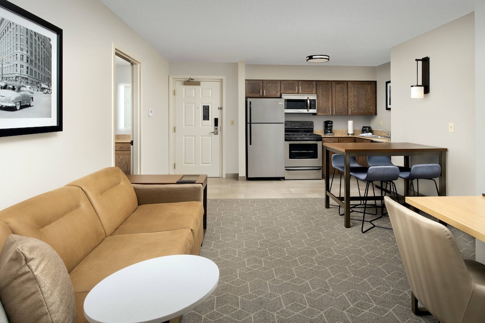 Suite, 2 Bedrooms, Fireplace - Photo 8