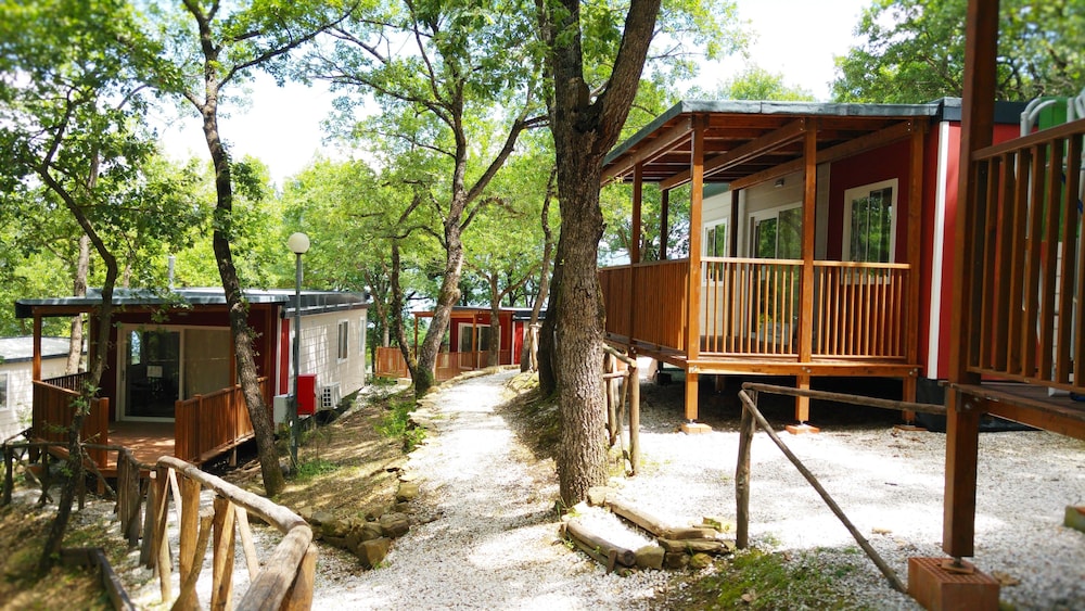 Deluxe Mobile Home, 3 Bedrooms photo 2