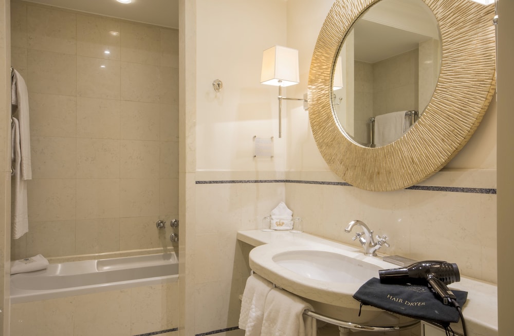 Classic Double Room, 1 King Bed - Photo 14