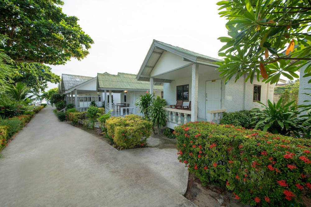 Deluxe Bungalow - Photo 15