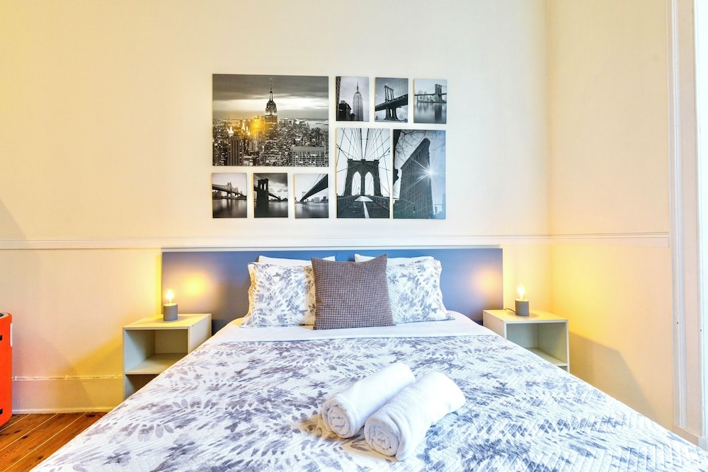 Deluxe Triple Room, Shared Bathroom, City View photo 3
