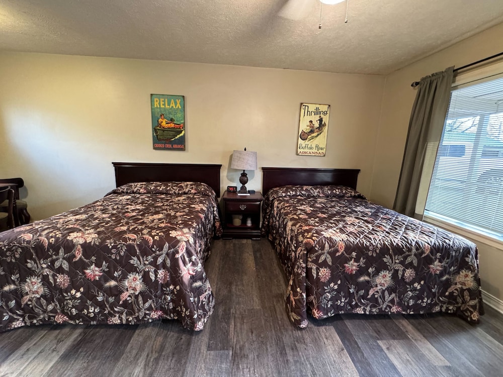 Basic Room, 2 Double Beds, Non Smoking photo 1