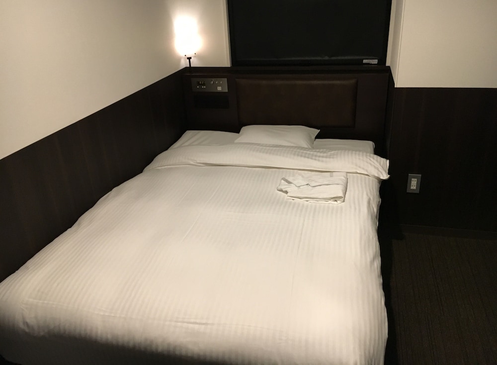 Single Room B, Non Smoking (2 Adults, Bed Width 140cm) photo 2