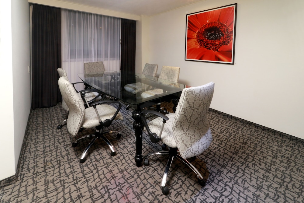 Executive Suite, 1 King Bed, Non Smoking