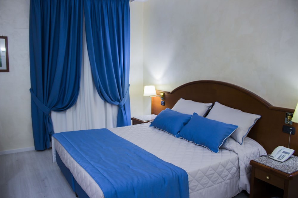 Junior Suite, 1 King Bed photo 2