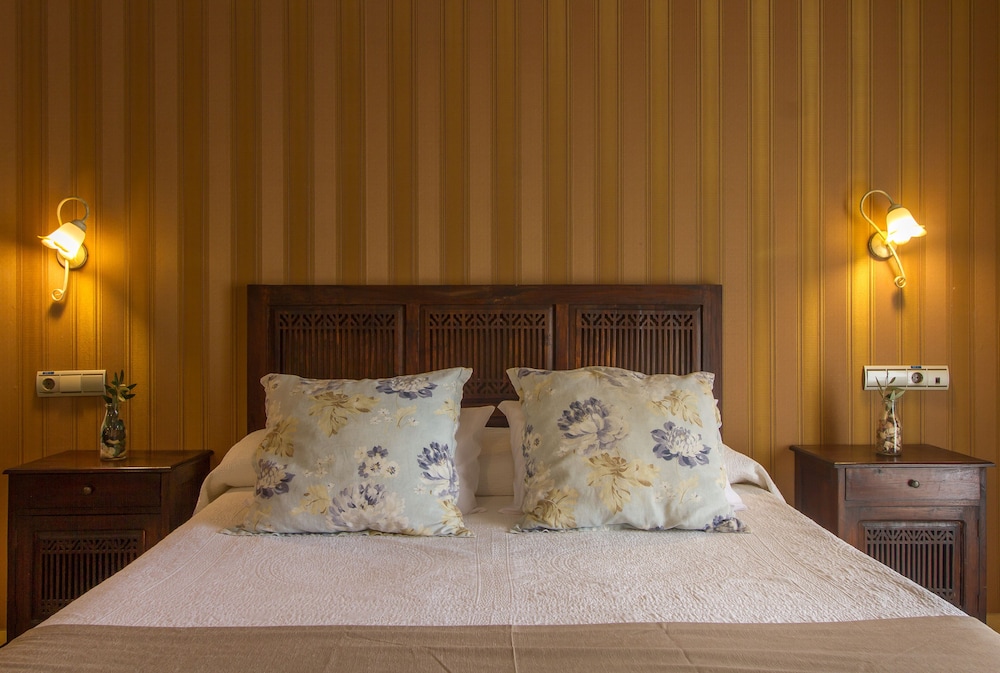 Traditional Double Room, 1 Queen Bed, Balcony - Photo 15