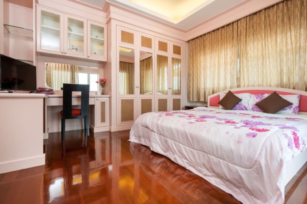 Villa, 5 Bedrooms, Private Pool - Photo 1