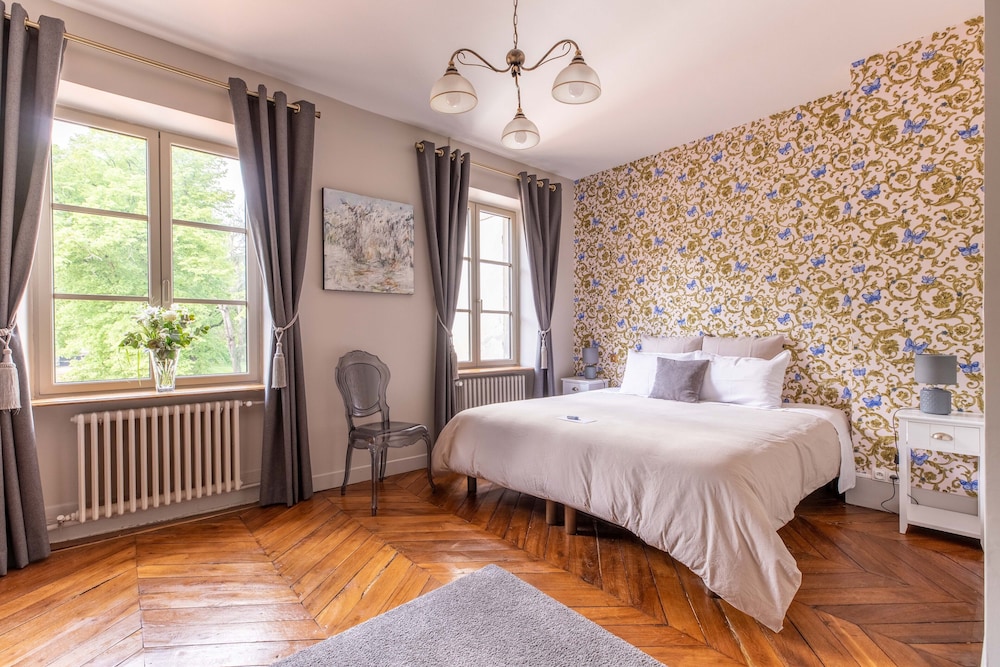 Luxury Double Room, Ensuite, Garden View (Chambre Chateldon)