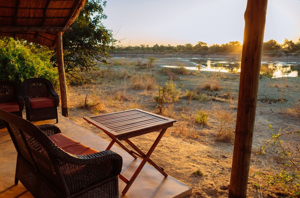 Family Tent, 1 Bedroom, River View (Safari) photo 3